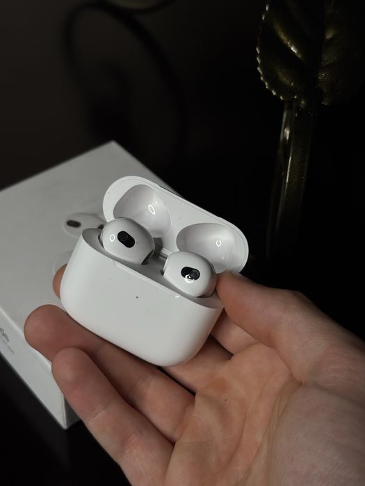 Apple  AirPods 3 єпл,(2025 generation)оріг мікро ,підтримка MagSafe,