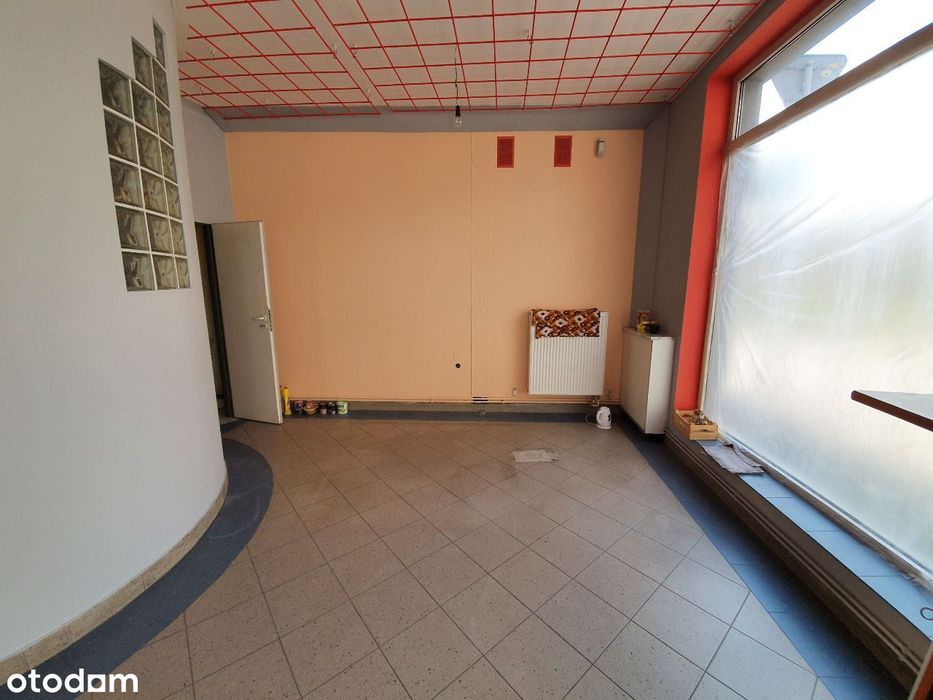 Budynek usługowo-mieszkalny - ścisłe centrum - Więcej