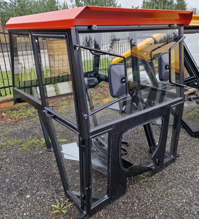 CZĘŚĆ do URSUS C330/360 kabina bez błotników