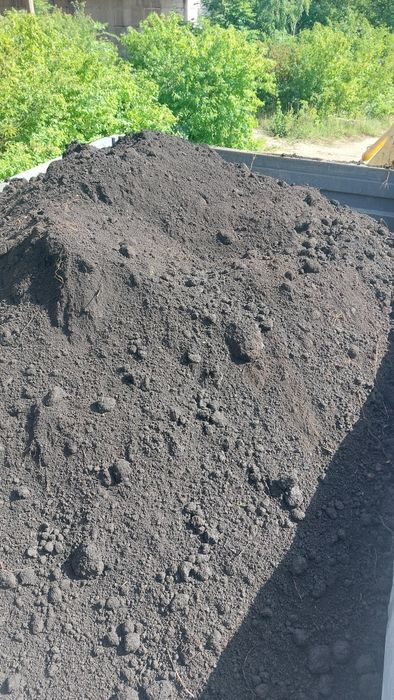 Торф чорнозем у мішках пісок суміш піщаногравійна відсів самоскид
