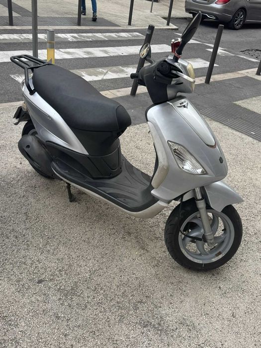 Scooter, 125cc Piaggio