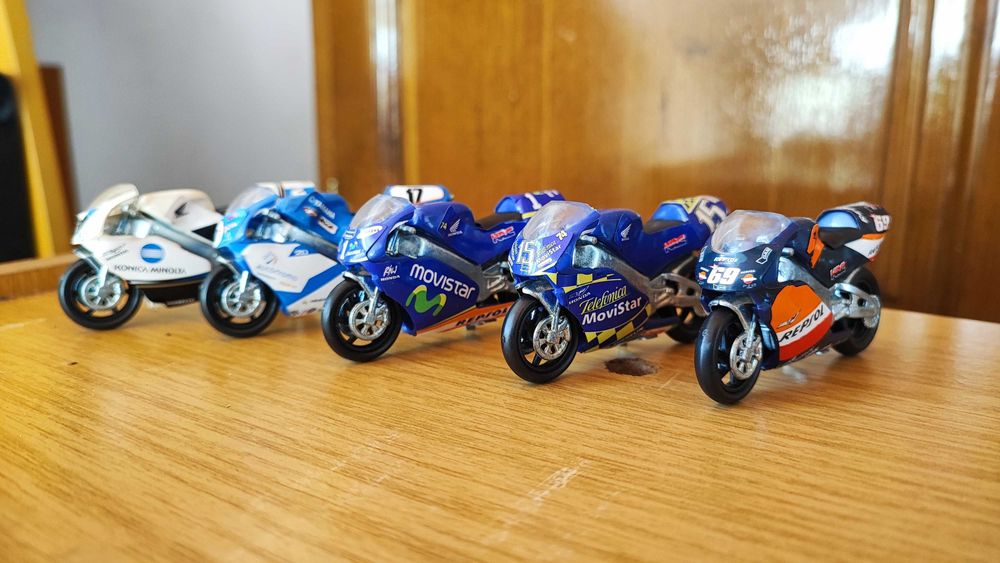 Coleção motos HRC e Yamaha