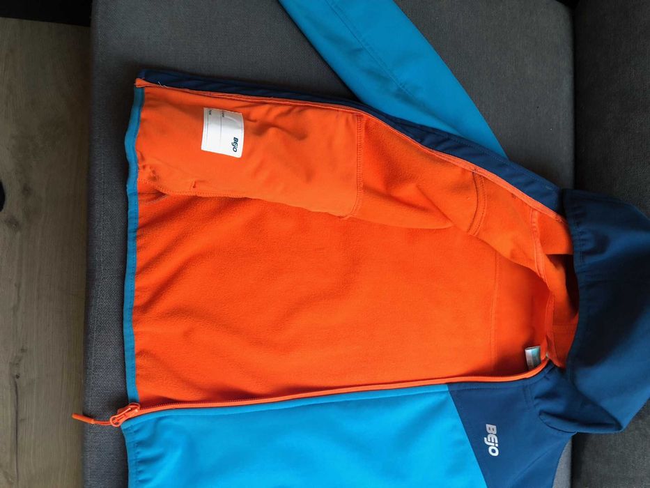 Kurtka dziecięca z kapturem softshell rozm. 128