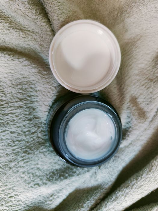Dwa kremy Vichy nowe