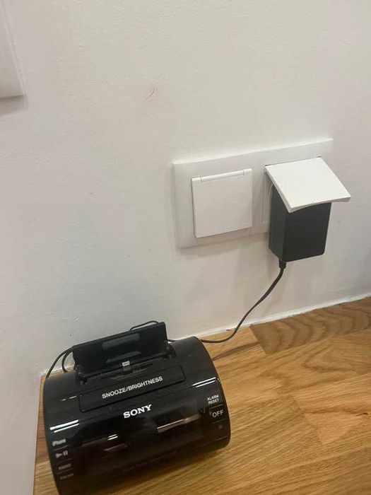 Coluna de Som para iPhone / Radio / Despertador / Relógio Sony