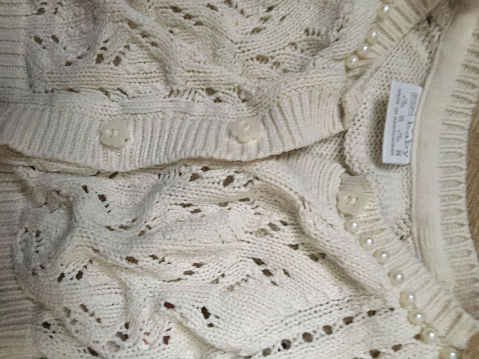 Piękny koronkowy beżowy krótki sweterek narzutka perełki Next 68