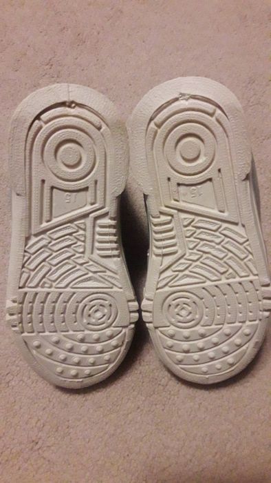 Кросiвки дитячi розмiр 15