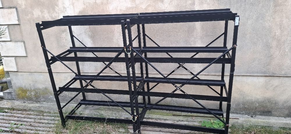 Regał  na akumulatory samochodowe 2 szt