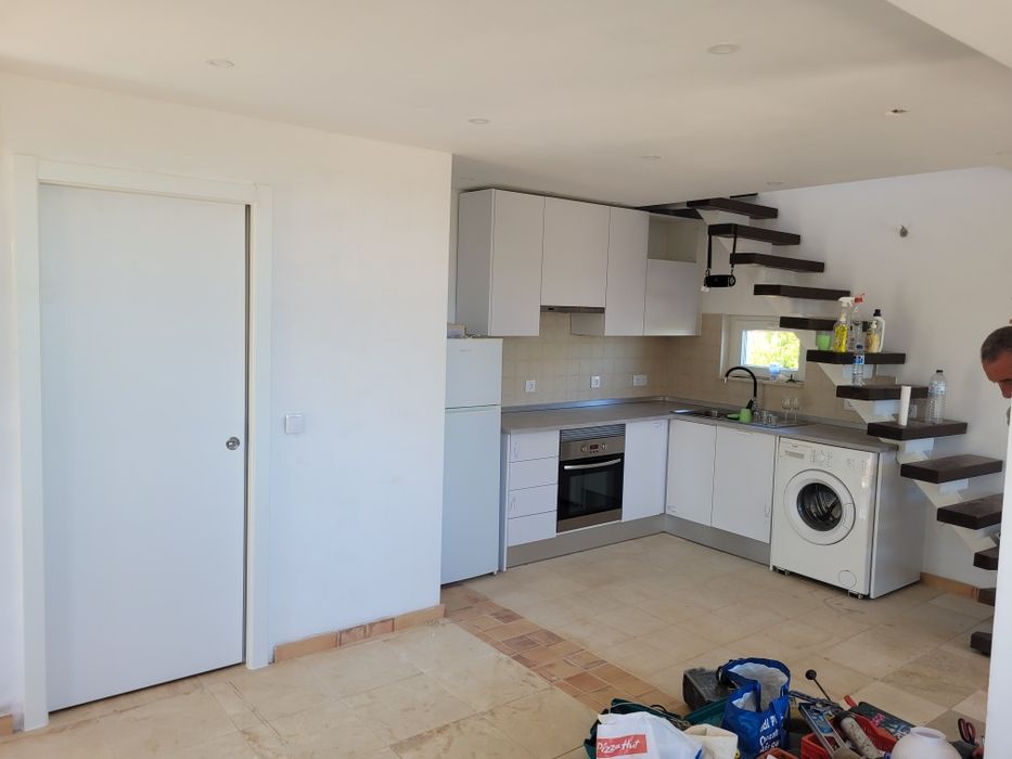 Montagem de cozinhas e Carpinteria Ligeira.  Deutsch, Italiano, Españo