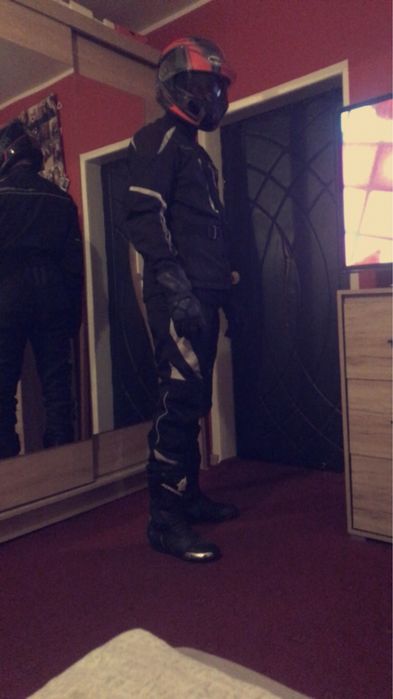 Sprzedam stroj motocyklowy rozmiar M na 180cm.