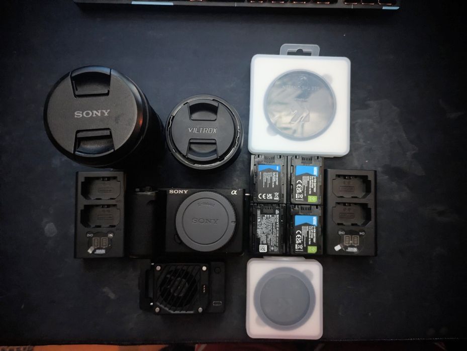 Sony zv-e 10 II  z  2 obiektywami SONY E 18-105 mm f/4 G OSS - viltrox