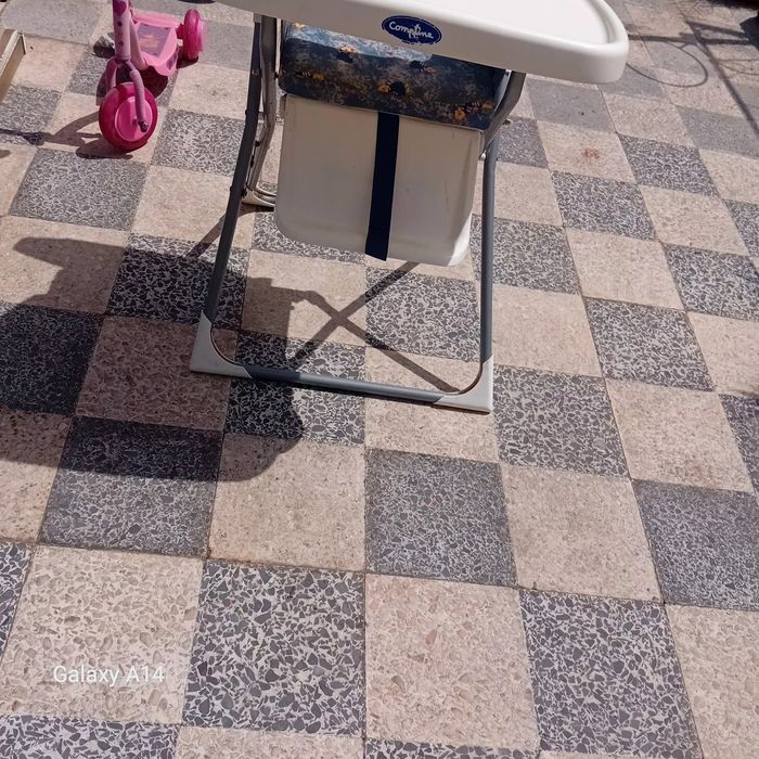 Cadeira de refeição para bebé