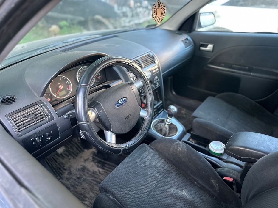 Задние  пружины двери , ford mondeo 3  запчасти