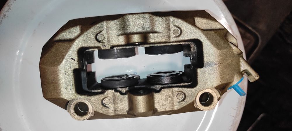 Zacisk hamulcowy BMW GS 1250 Brembo Prawy