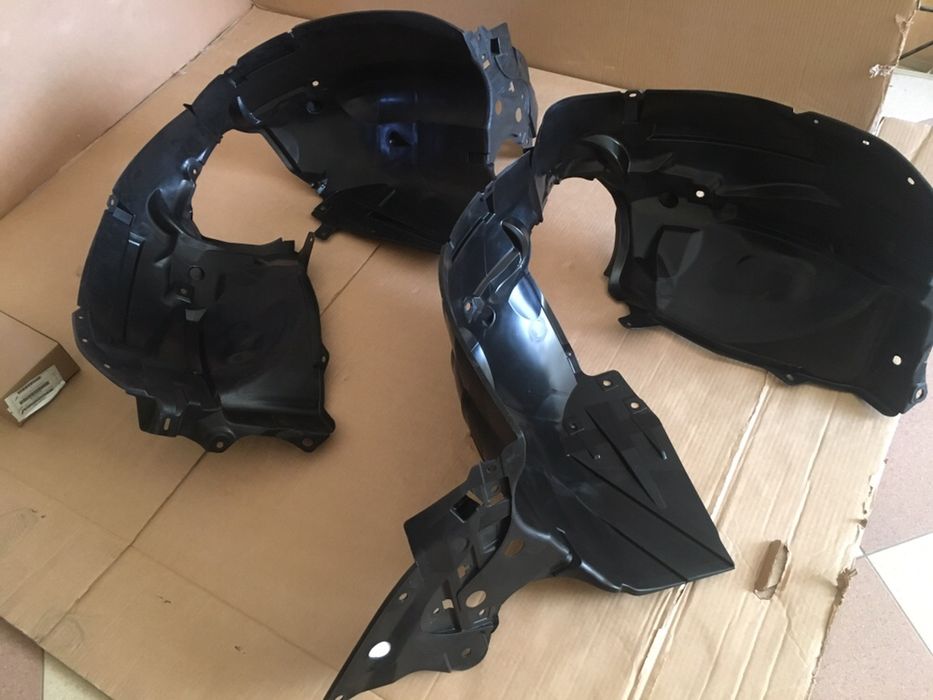 Подкрылки на NISSAN LEAF (ЛИФ) с 2010г ->.