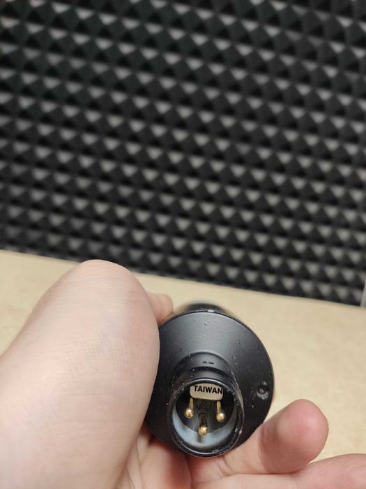 Студійний мікрофон Audio-Technica AT2050