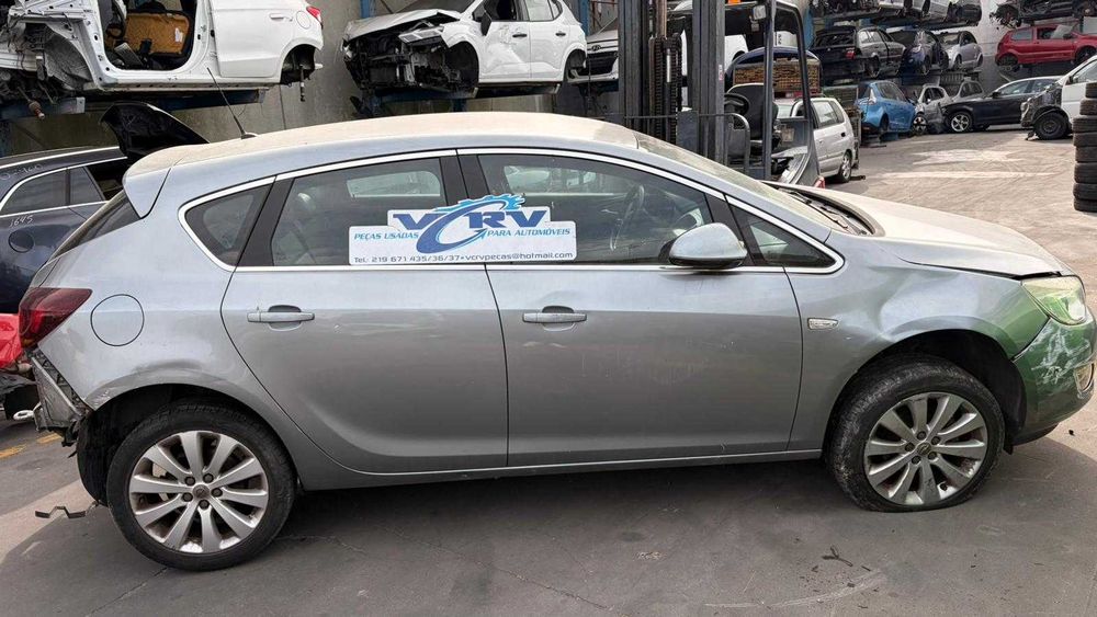 Opel Astra J - Viatura para Peças