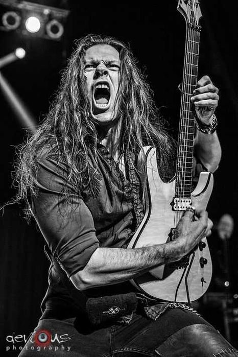 AULAS DE GUITARRA E BAIXO para todos Rock-Metal-Clássico-Blues