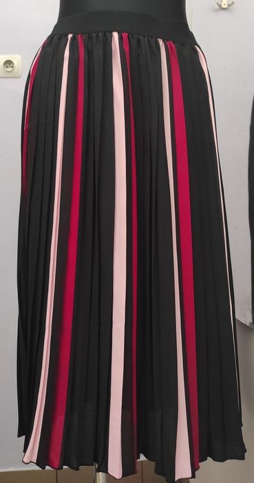 Plisowana spódnica damska Tchibo rozmiar 38