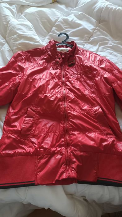 Blusão leve vermelho