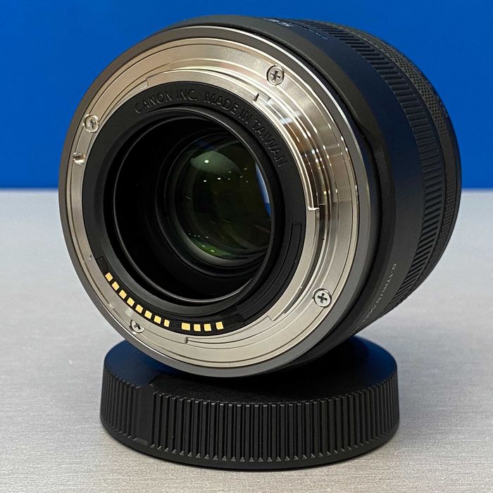 Canon RF 35mm f/1.8 Macro IS STM