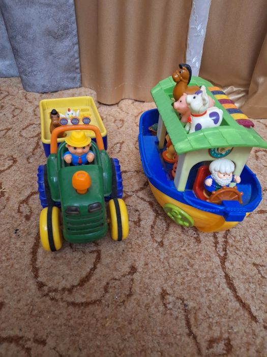 Корабль и трактор Киддиленд