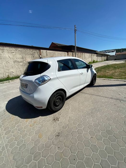 Продам Рено Зоє з хорошим запасом ходу жива бптерея