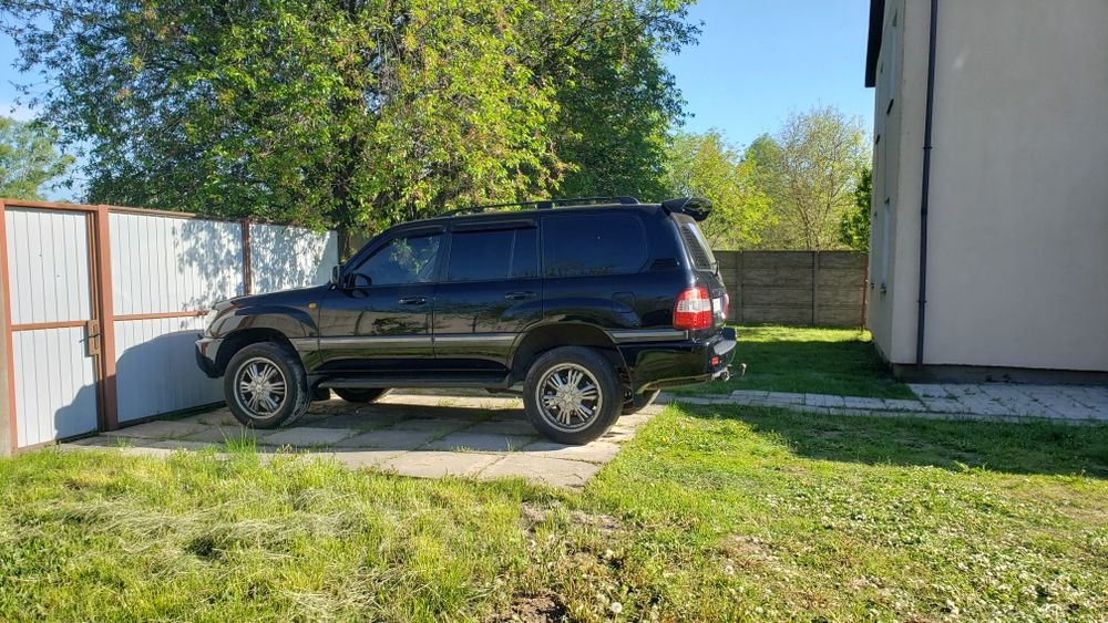 Продаётся Toyota LC100