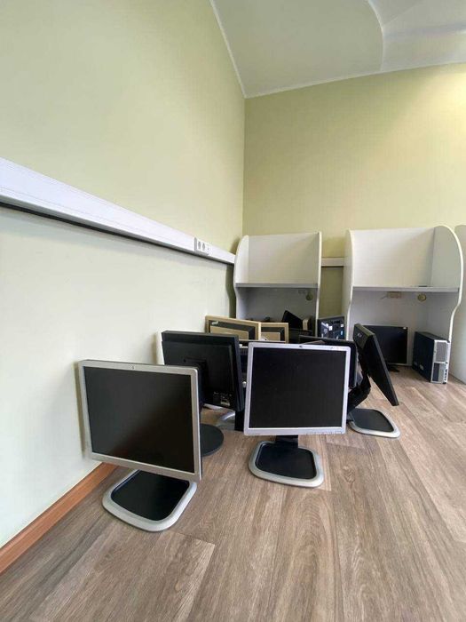 Продам монітори різних моделей