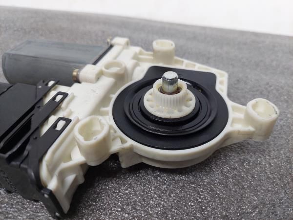 Motor vidro trás direito VOLKSWAGEN Golf IV (1J1)