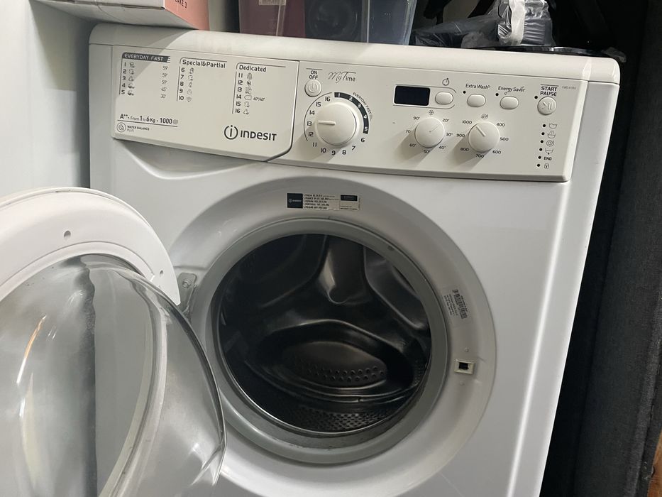 Máquina da lavar roupa - Indesit 6 kg
