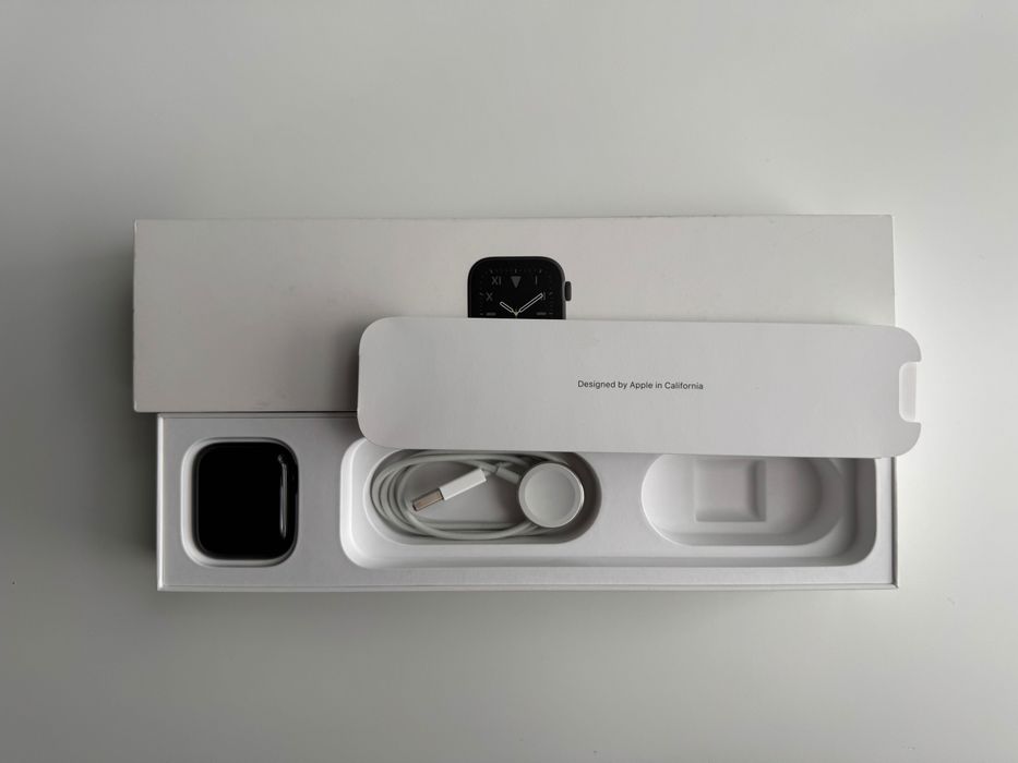 Titanium (як stainless steel) Apple Watch 6 44mm