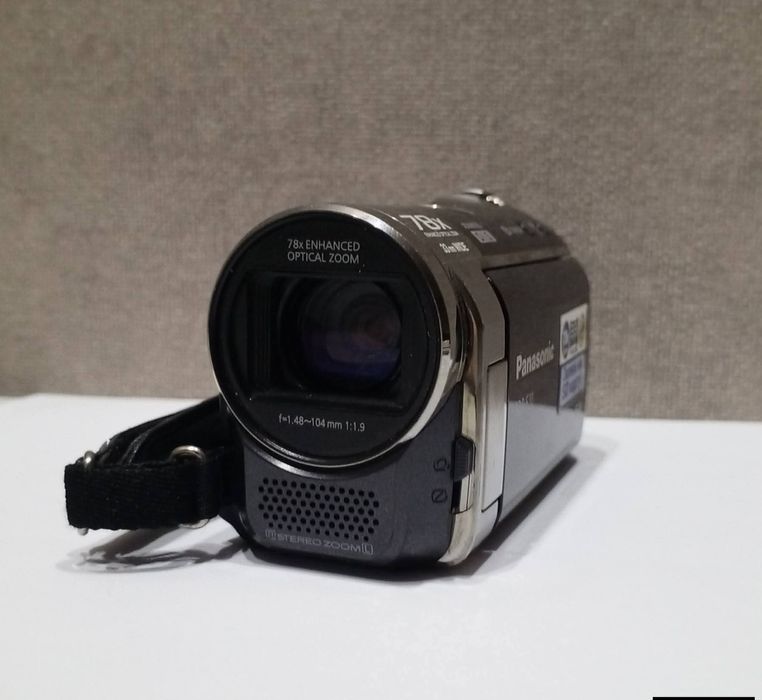 Продам б/у відеокамеру Panasonic SDR-S70 Black.