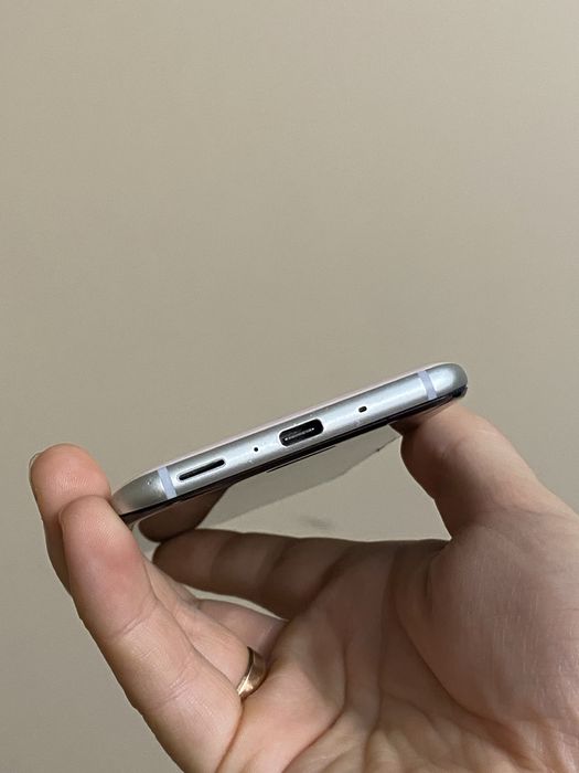 Телефон HTC U11 4/64gb