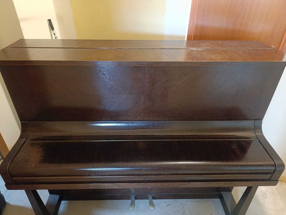 Pianino B. Sommerfeld