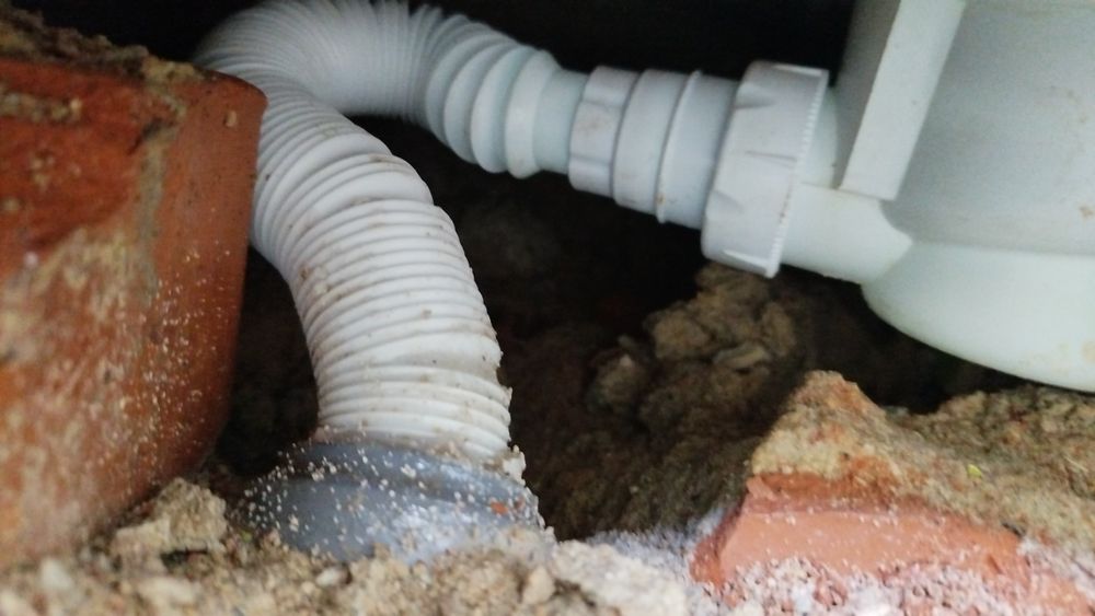 Canalizador e outros trabalhos diversos