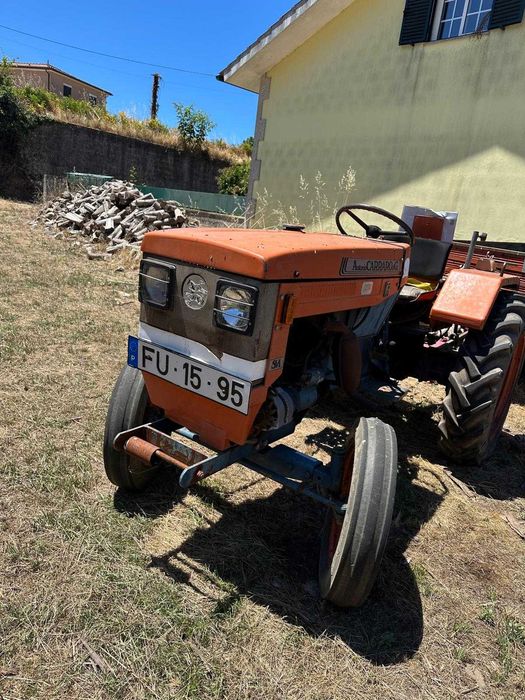 Tractor com documentos e matricula