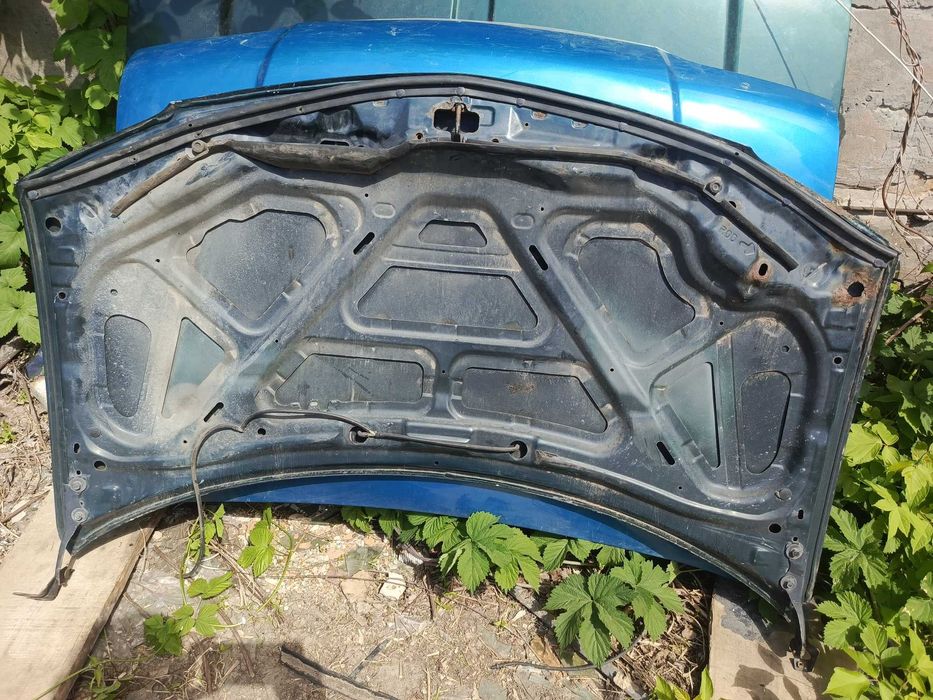 Капот на Kia Sportage 1 Mazda 626 Honda Accord VII Coupe USA VW Polo