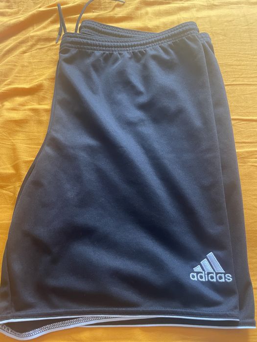 Calções ADIDAS pretos tamanho L