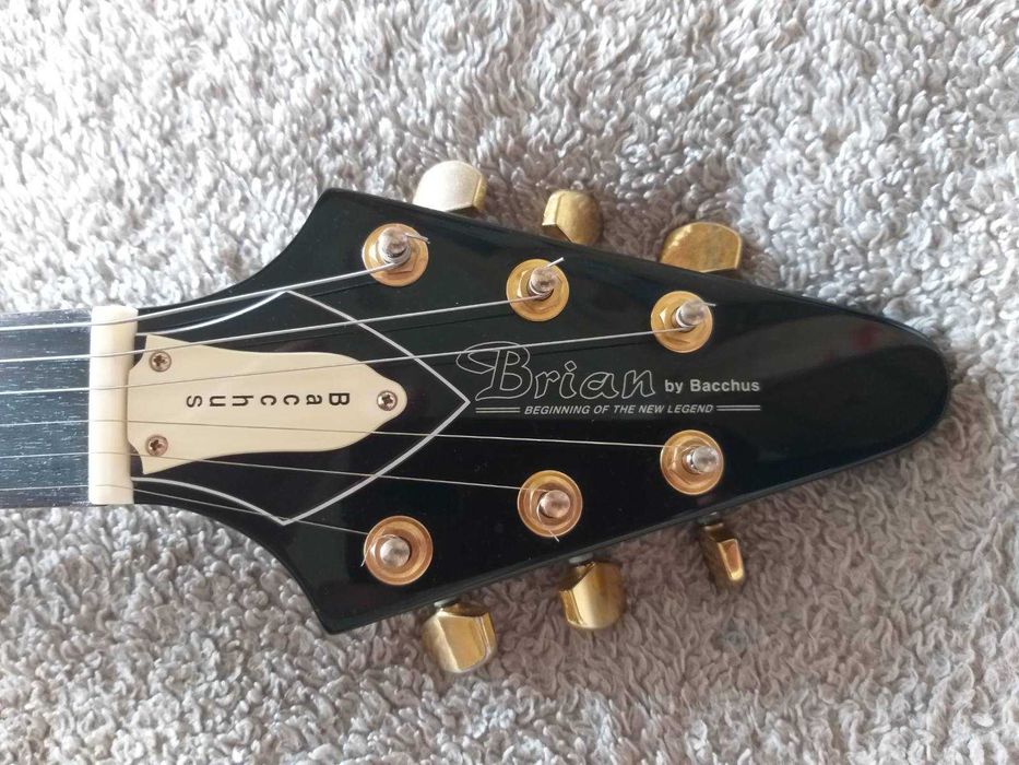 Гитара Flying V BRIAN by BACCHUS