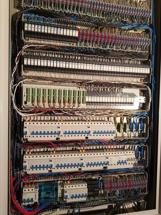 Usługi elektryczne | Elektryk | Instalacje elektryczne | Pomiary | AGD