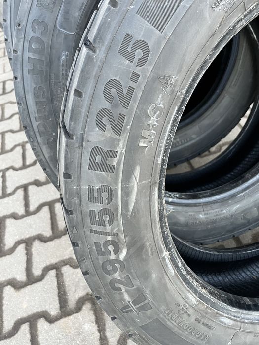 Komplet opon 295/55R22.5 Continental HD3