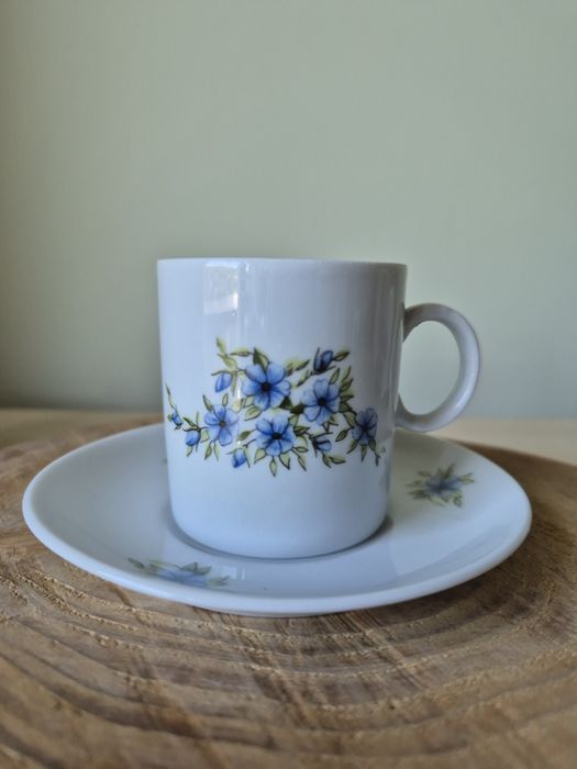 4 kubeczki do kawy z talerzykami porcelana Karolina