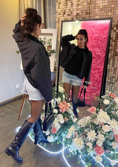 Куртка Massimo dutti . Розмір М .