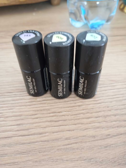 Lakiery hybrydowe Semilac