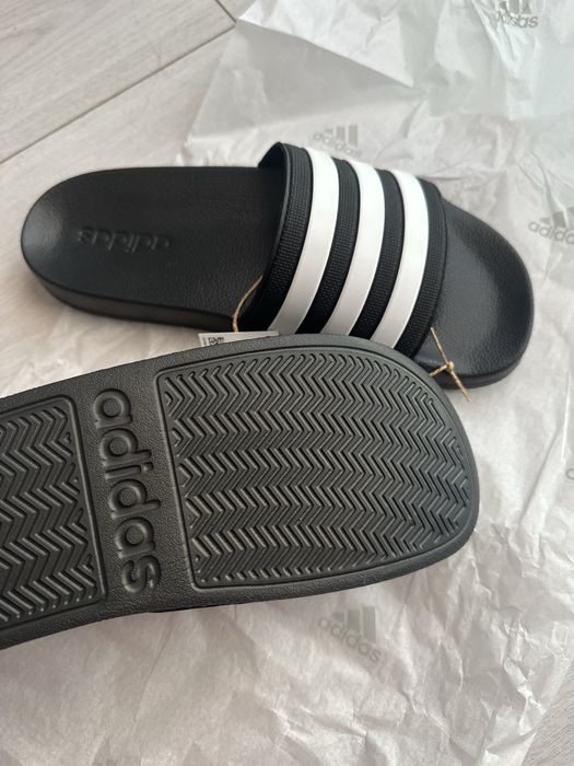 Нові шльопанці унісекс adidas 38,5 розмір 25 см