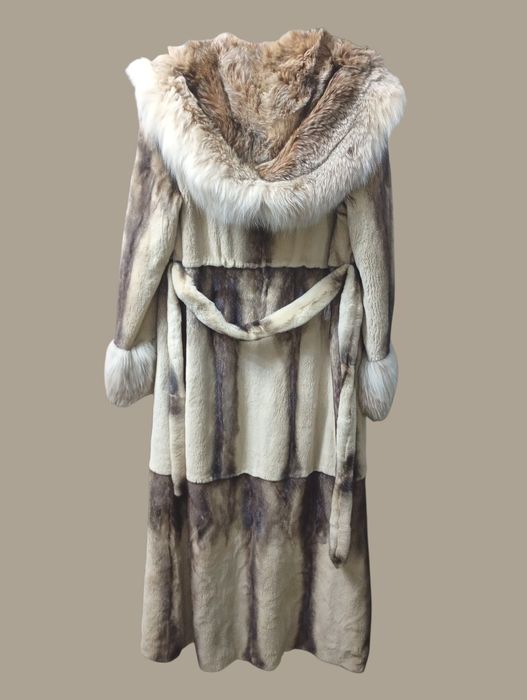 Длина 140см. Норковая шуба в пол с рысью. Натуральная шуба