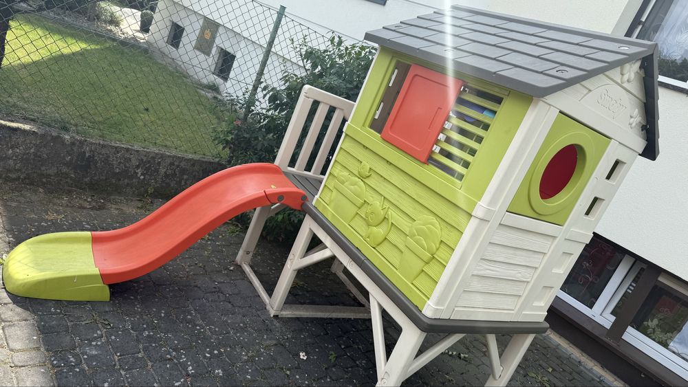 Domek smoby ze zjezdzalnia