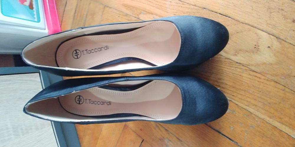 Nowe satynowe szpilki