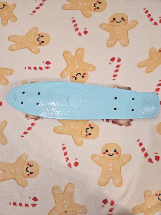 Jasoniebieska deskorolka Smiki z ledowymi kółkami